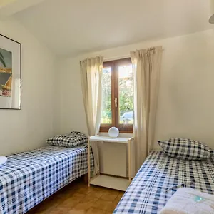  Appartement Nice Apt For 4 With Terrace And Pool